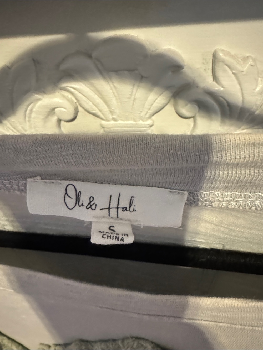 Oli & Hali Cream Boxy Top with Sage Heart Appliqués - Picture 3 of 5
